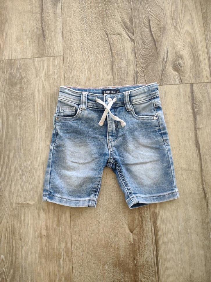 Prachtige korte blauwe spijkerbroek van Baby Blue, 86. Short, Kinderen en Baby's, Babykleding | Maat 86, Zo goed als nieuw, Jongetje
