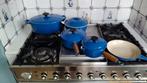 Le Creuset, blauw geëmailleerde pannen set (5), Huis en Inrichting, Keuken | Potten en Pannen, Ophalen, Gietijzer, Pannenset, Zo goed als nieuw