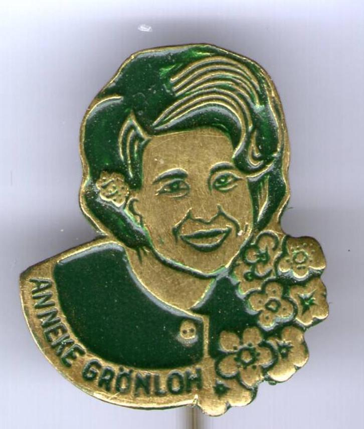 Anneke Grönloh groen op koper zangeres speldje ( R_011a ), Verzamelen, Speldjes, Pins en Buttons, Nieuw, Speldje of Pin, Figuurtje