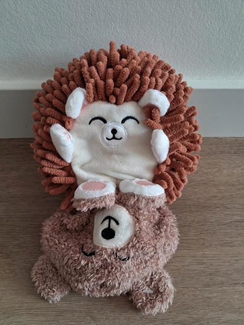 Knuffel Hema omkeerbaar egel beer bruin K9783, Kinderen en Baby's, Speelgoed | Knuffels en Pluche, Zo goed als nieuw, Beer, Ophalen of Verzenden