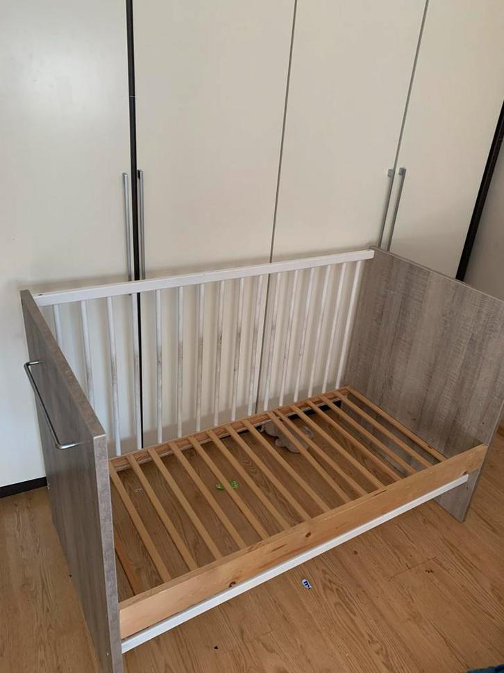 Kinderbedje - Één Kant Open, Kinderen en Baby's, Babywiegjes en Ledikanten, Gebruikt, Ledikant, Ophalen
