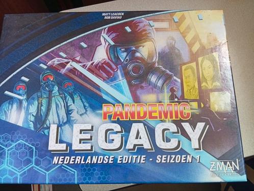 Pandemic legacy seizoen 1, Hobby en Vrije tijd, Gezelschapsspellen | Bordspellen, Zo goed als nieuw, Ophalen of Verzenden