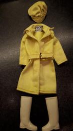 Skipper Barbie vintage regenjasje (rain or shine) # 1619., Gebruikt, Ophalen of Verzenden, Kleertjes