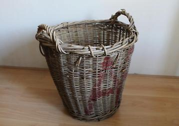 Grote vintage rieten mand / fruitmand / aardappelmand  beschikbaar voor biedingen