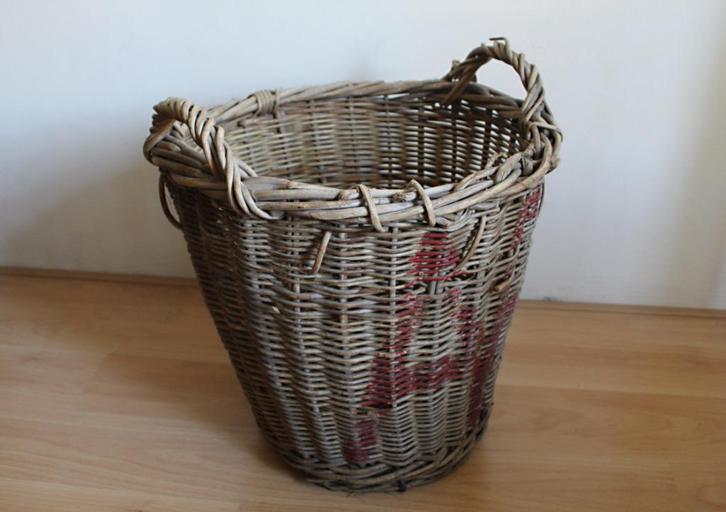 Grote vintage rieten mand / fruitmand / aardappelmand, Huis en Inrichting, Woonaccessoires | Schalen en Manden, Gebruikt, Mand