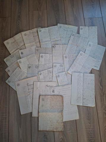 Lot van antieke originele handgeschreven Franse documenten  beschikbaar voor biedingen