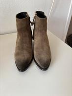 Groen suede enkellaarsje maat 37, Kleding | Dames, Schoenen, Ophalen of Verzenden, Zo goed als nieuw, Groen