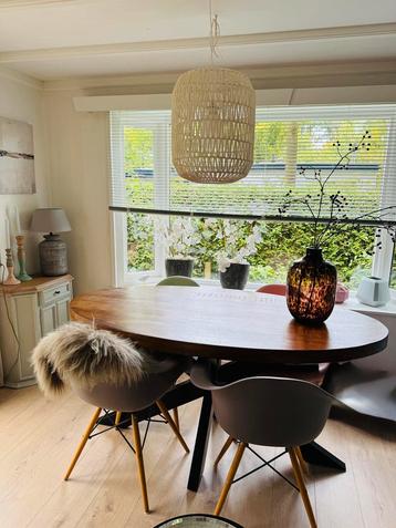 Ovale eettafel 160 x 90 spinpoot zwart matrix hout tafel beschikbaar voor biedingen