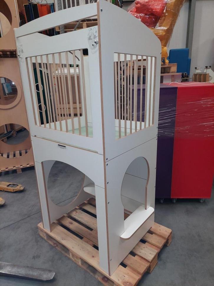 De Esdoorn witte verhoogde box uit 2024! Kinderopvangbox, Kinderen en Baby's, Boxen, Nieuw, Rechthoekig, Boxkleed, Ophalen of Verzenden