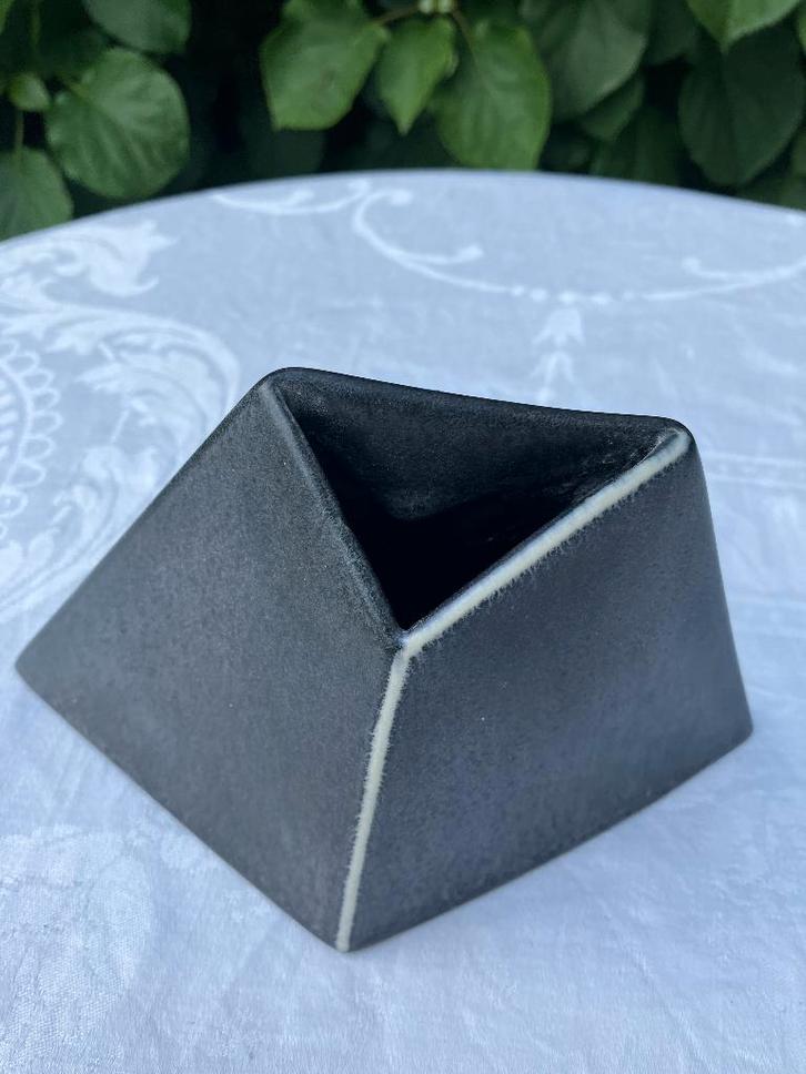 Mobach vaasje uit de Ikebana serie van Tom Bruinsma, Antiek en Kunst, Kunst | Designobjecten, Ophalen of Verzenden