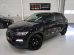 Volkswagen T-Roc 1.5 TSI Sport Triple Black Airco-ecc App co, Voorwielaandrijving, Stof, 4 cilinders, 150 pk