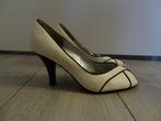 Witte Pumps Met Zwarte Naaldhak Maat 38 >Snelle Verzending!<, Pumps, Wit, Ophalen of Verzenden, Gedragen