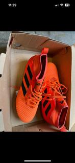 Adidas voetbalschoenen 42, Sport en Fitness, Voetbal, Schoenen, Zo goed als nieuw, Maat M, Ophalen of Verzenden