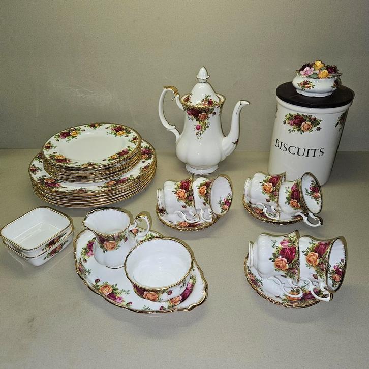 Royal Albert Old Country Roses Theeservies, Antiek en Kunst, Antiek | Servies compleet, Ophalen