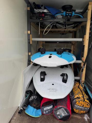 Windsurfen set compleet met aanhanger Gaastra starboard enz beschikbaar voor biedingen