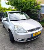 Ford Fiësta 1.3 8V 5DR 2005 Grijs, Auto's, 100 kg, 1299 cc, 4 cilinders, Origineel Nederlands
