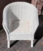 Witte rotan stoel, Huis en Inrichting, Stoelen, Ophalen, Gebruikt, Wit, Riet of Rotan