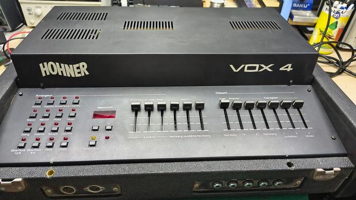 Hohner Vox 4 preset drumcomputer DEFECT !!, Muziek en Instrumenten, Drumcomputers, Gebruikt, Overige merken, Ophalen of Verzenden