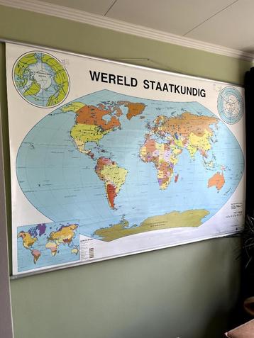 Klassikale kaart Wereld beschikbaar voor biedingen