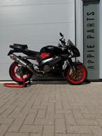 Aprilia Tuono R 2005 Akrapovic veel carbon slechts 20.069km, 2 cilinders, Sportuitlaat, Via Michelangelo 1 Noale, Aprilia