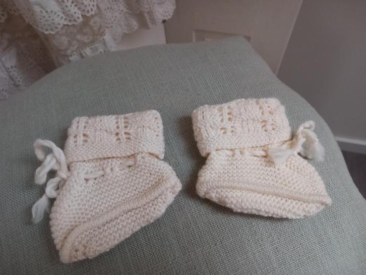 Vintage wollen baby slofjes jaren 50, Antiek en Kunst, Antiek | Kleding en Accessoires, Kinderen, Ophalen