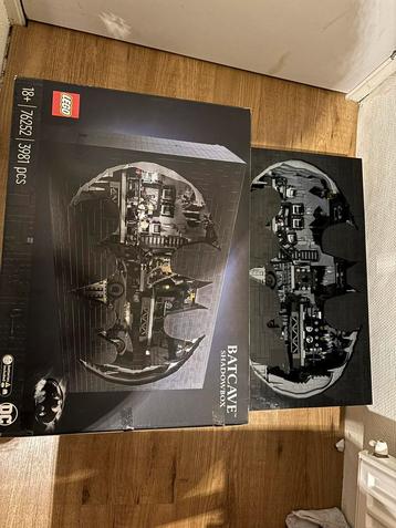Lego 76252 Batman batcave shadowbox beschikbaar voor biedingen