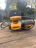 Dewalt Vlakschuurmachine, Doe-het-zelf en Verbouw, Gereedschap | Schuurmachines, Ophalen, Gebruikt, Minder dan 600 watt, Vlakschuurmachine