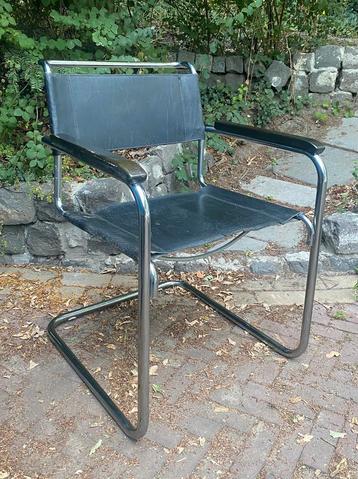Thonet / Mart Stam S34 buisfauteuil met zwart leer, Thonet beschikbaar voor biedingen