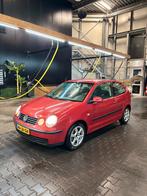 Volkswagen Polo 1.4 55KW 2002 Rood, Auto's, Voorwielaandrijving, 4 cilinders, Origineel Nederlands, Handgeschakeld