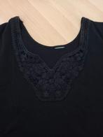 Zwarte ribbel top maat 46 met mooi gehaakte V-hals, 100% kat, Zwart, Maat 46/48 (XL) of groter, Ophalen of Verzenden, Zo goed als nieuw