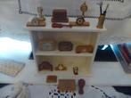 Poppenhuis klokjes en een wandkoffiemolen, Verzamelen, Poppenhuizen en Toebehoren, Ophalen of Verzenden, Zo goed als nieuw, Gebruiksvoorwerp