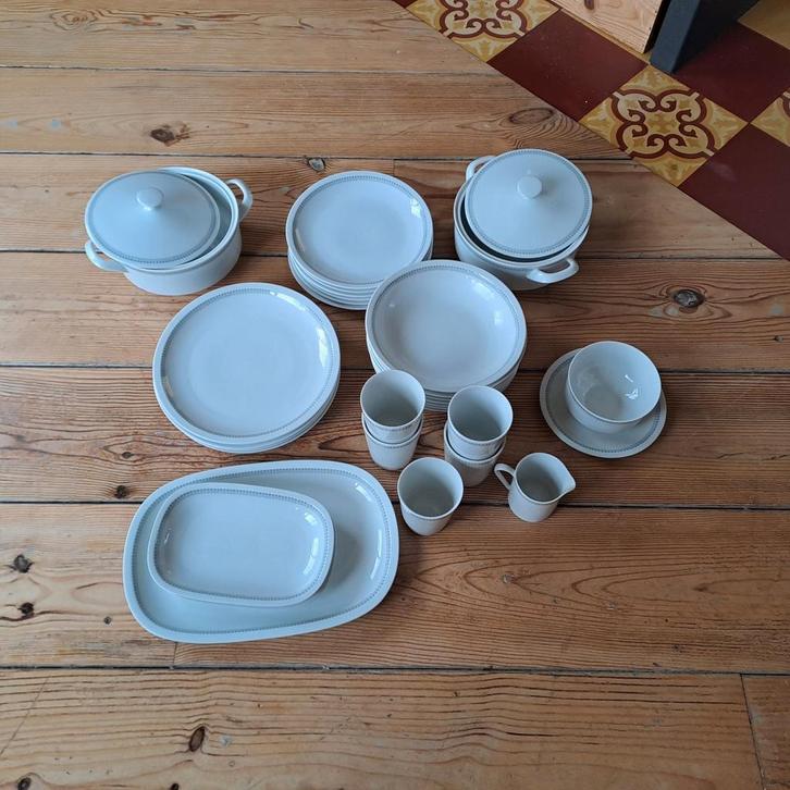 Servies Arsberg -, Huis en Inrichting, Keuken | Servies, Zo goed als nieuw, Compleet servies, Effen, Porselein, Ophalen