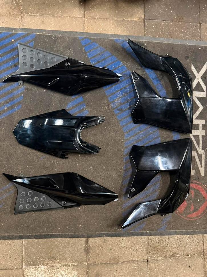 Derbi drd Pro kappenset, Fietsen en Brommers, Brommeronderdelen | Algemeen, Zo goed als nieuw, Kap, Ophalen of Verzenden