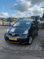 Toyota Aygo 1.0 2012 (AIRCO /NIEUWE APK), Stof, Zwart, 4 stoelen, 68 pk