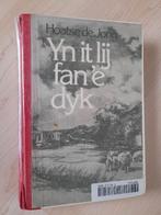 YN IT LIJ FAN 'E DYK  Hoatse de Jong, Boeken, Romans, Ophalen of Verzenden, Gelezen, Nederland
