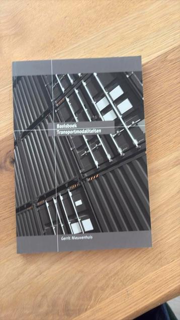 Gerrit Nieuwenhuis - basisboek transportmodaliteiten beschikbaar voor biedingen