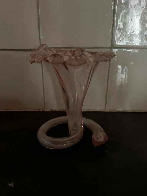Vintage Glazen Vaasje in Bloemvorm – Handgeblazen (roze), Huis en Inrichting, Woonaccessoires | Vazen, Zo goed als nieuw, Overige kleuren