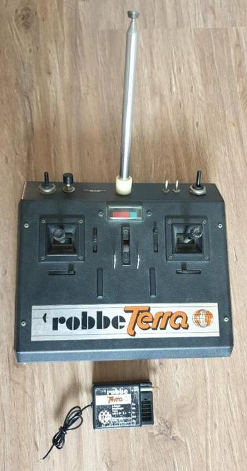 Vintage Robbe Terra 4-kanaals Zender met Ontvanger beschikbaar voor biedingen