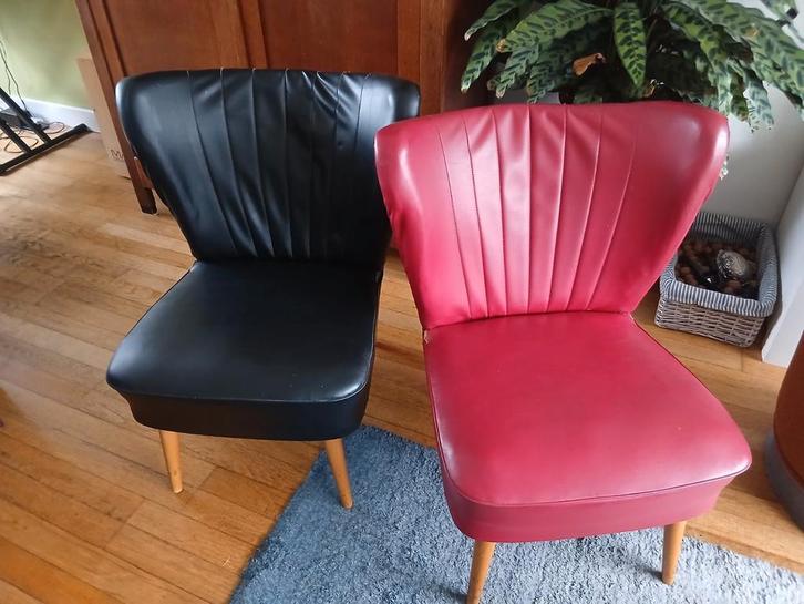 2 jaren 50 60 club stoelen cocktail fauteuil zwart rood skai, Huis en Inrichting, Fauteuils, Gebruikt, Hout, Leer, 50 tot 75 cm