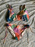 Triumph bikini nieuw! kleurijke print, Kleding | Dames, Badmode en Zwemkleding, Ophalen of Verzenden, Zo goed als nieuw, Geel