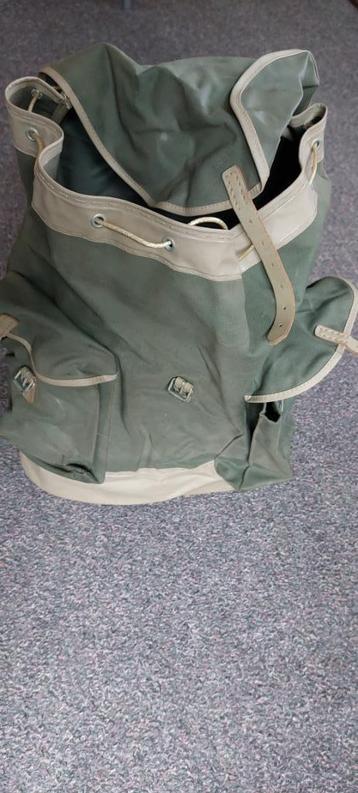 Rugzak , bodem 38(l)x16(b), hoog 50cm beschikbaar voor biedingen