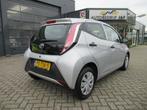 Toyota Aygo 1.0 VVT-i x-fun / NAV / AIRCO / CRUISE CONTROL /, Voorwielaandrijving, Gebruikt, Euro 6, 4 stoelen