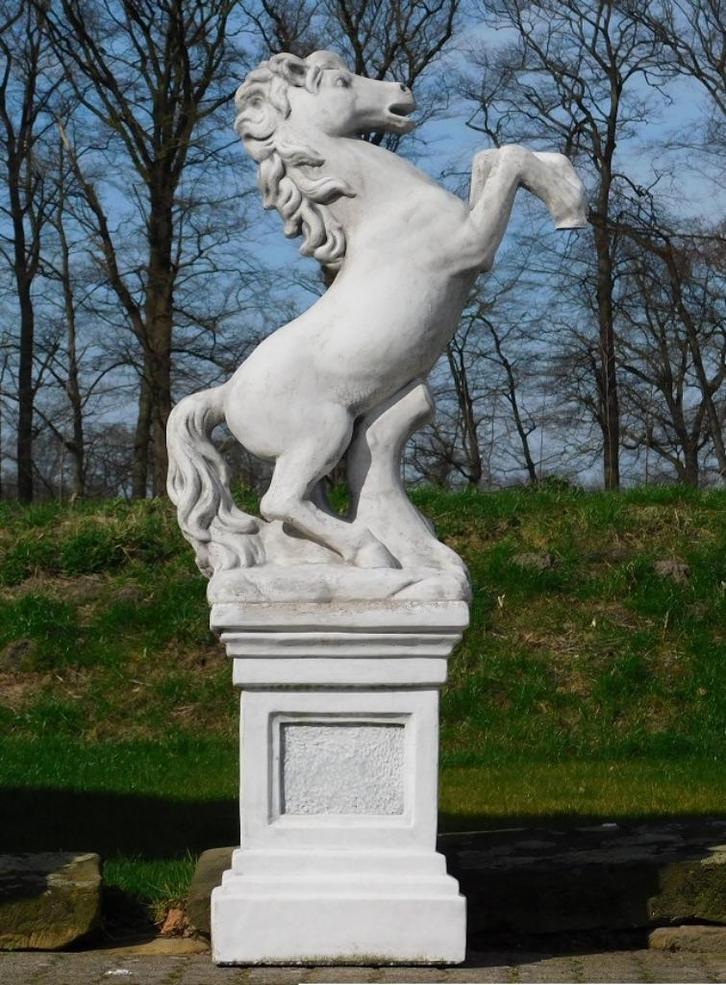 Beeld Paard op Sokkel - 160 cm - Steen, Tuin en Terras, Tuinbeelden, Nieuw, Steen, Ophalen of Verzenden