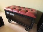 Zwart opberg bankje / poef / kist Chesterfield Industrieel, Huis en Inrichting, Banken | Sofa's en Chaises Longues, Ophalen, Metaal