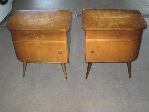 2 leuke vintage nachtkastjes met laatje en gebogen deurtje, Huis en Inrichting, Kasten | Overige, Gebruikt