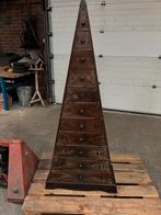 Unieke  Piramidekast, Ophalen, Gebruikt