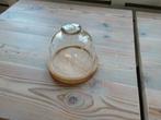 Leuke bewerkte glazen stolp met houten schotel., Ophalen of Verzenden, Zo goed als nieuw