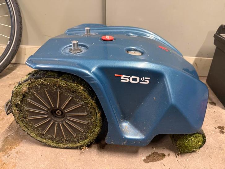 Robotmaaier Wiper Robot F50S, Tuin en Terras, Robotmaaiers, Gebruikt, Meer dan 25 cm, Ophalen of Verzenden