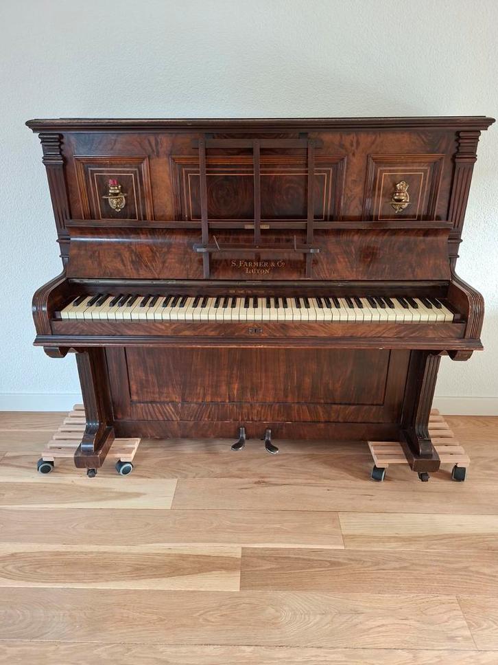 Antieke Engelse Piano S.Farmer & Co. Luton, Muziek en Instrumenten, Piano's, Gebruikt, Piano, Bruin, Ophalen