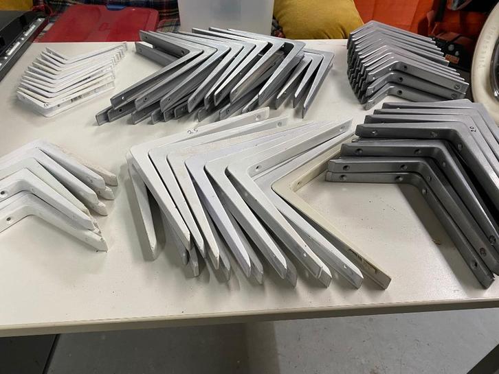 grote partij planksteunen voor 25 euro, Huis en Inrichting, Woonaccessoires | Wandplanken en Boekenplanken, Nieuw, Ophalen of Verzenden